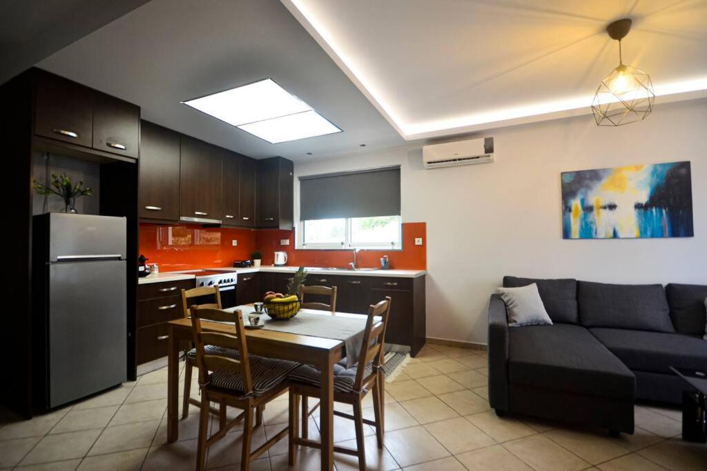 Knossos 110 House Apartment Heraklion  Bagian luar foto